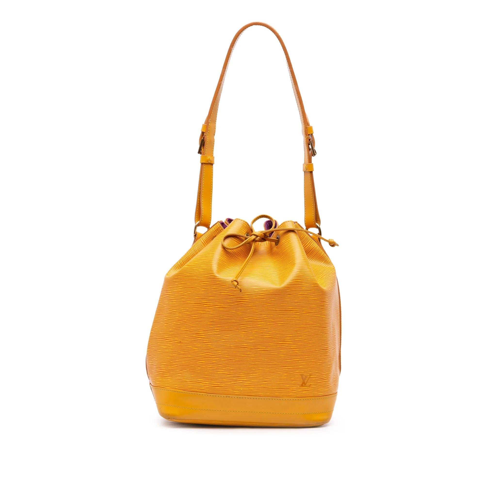 Bucket leather bag
