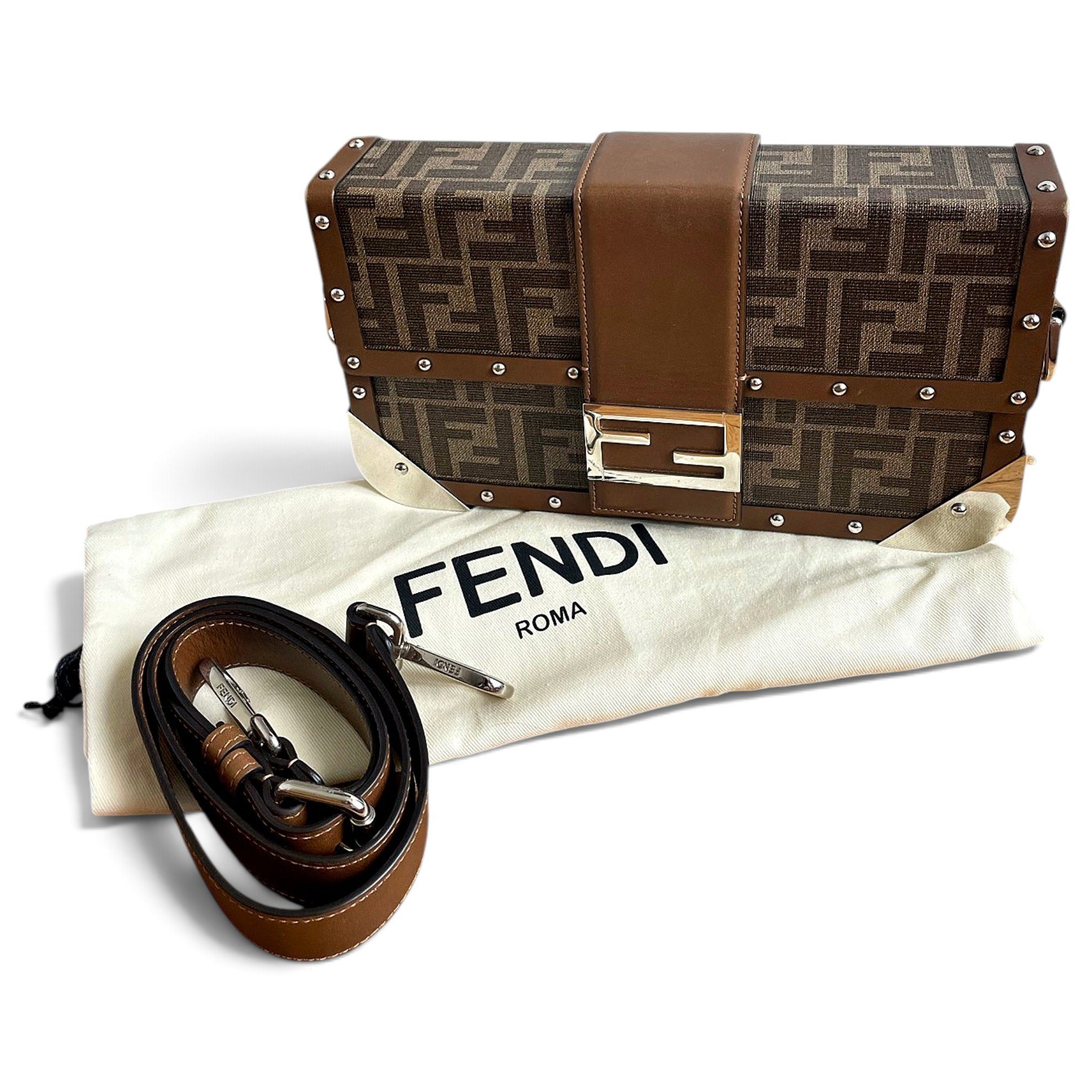 Baguette leather crossbody bag