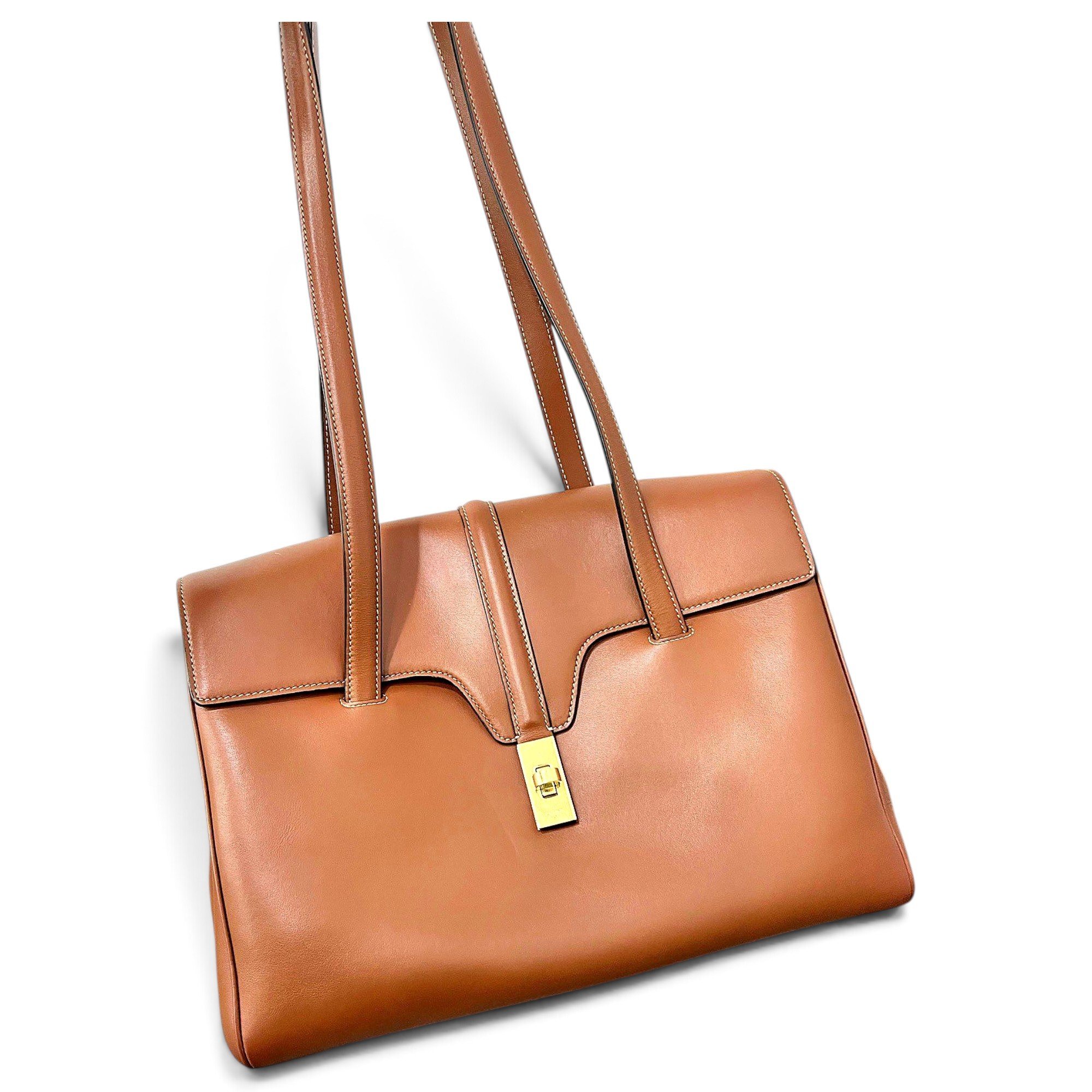 Sac 16 leather handbag