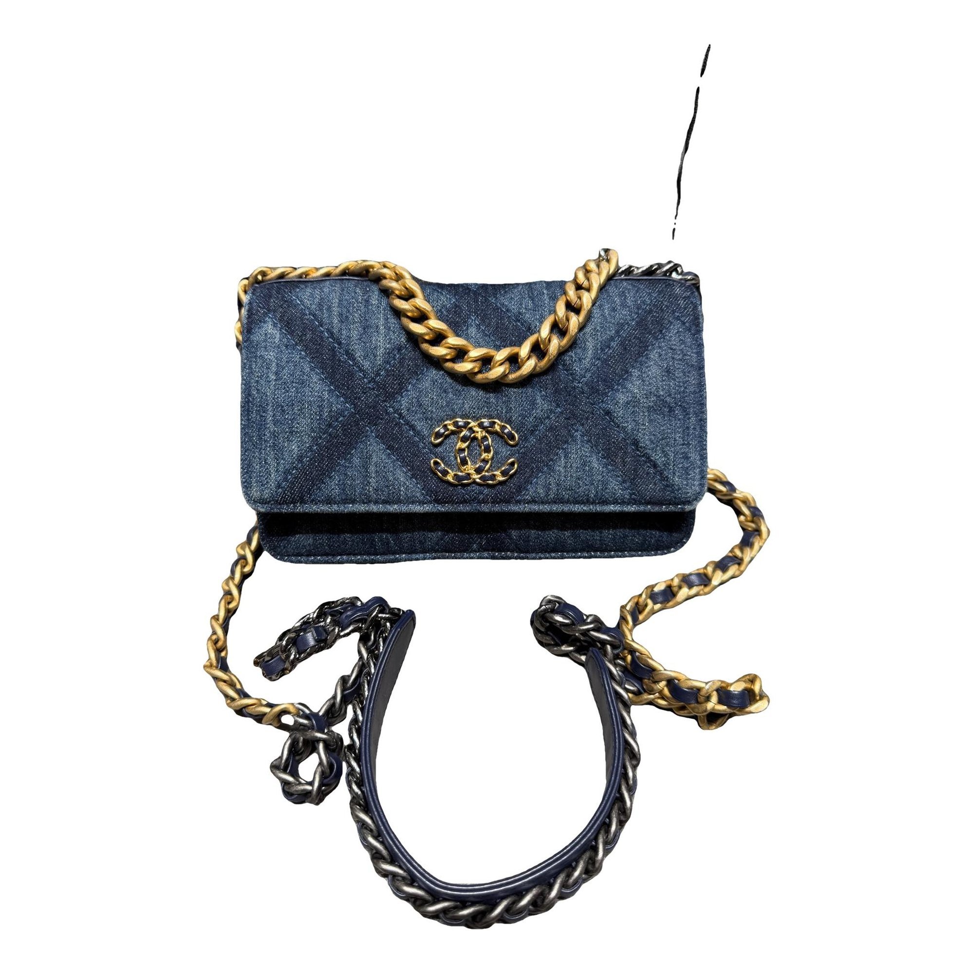 Wallet On Chain Chanel 19 handbag