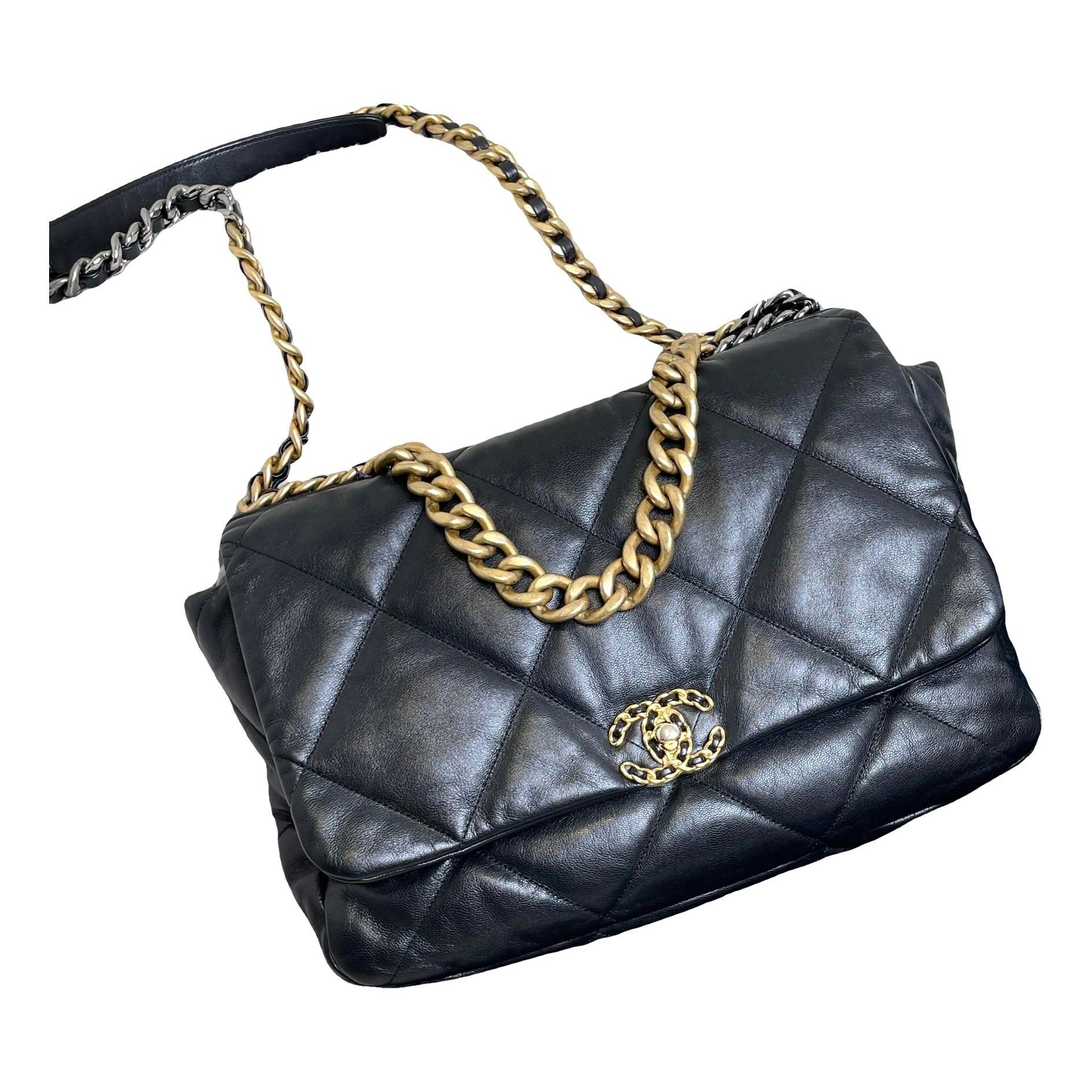 Chanel 19 leather handbag