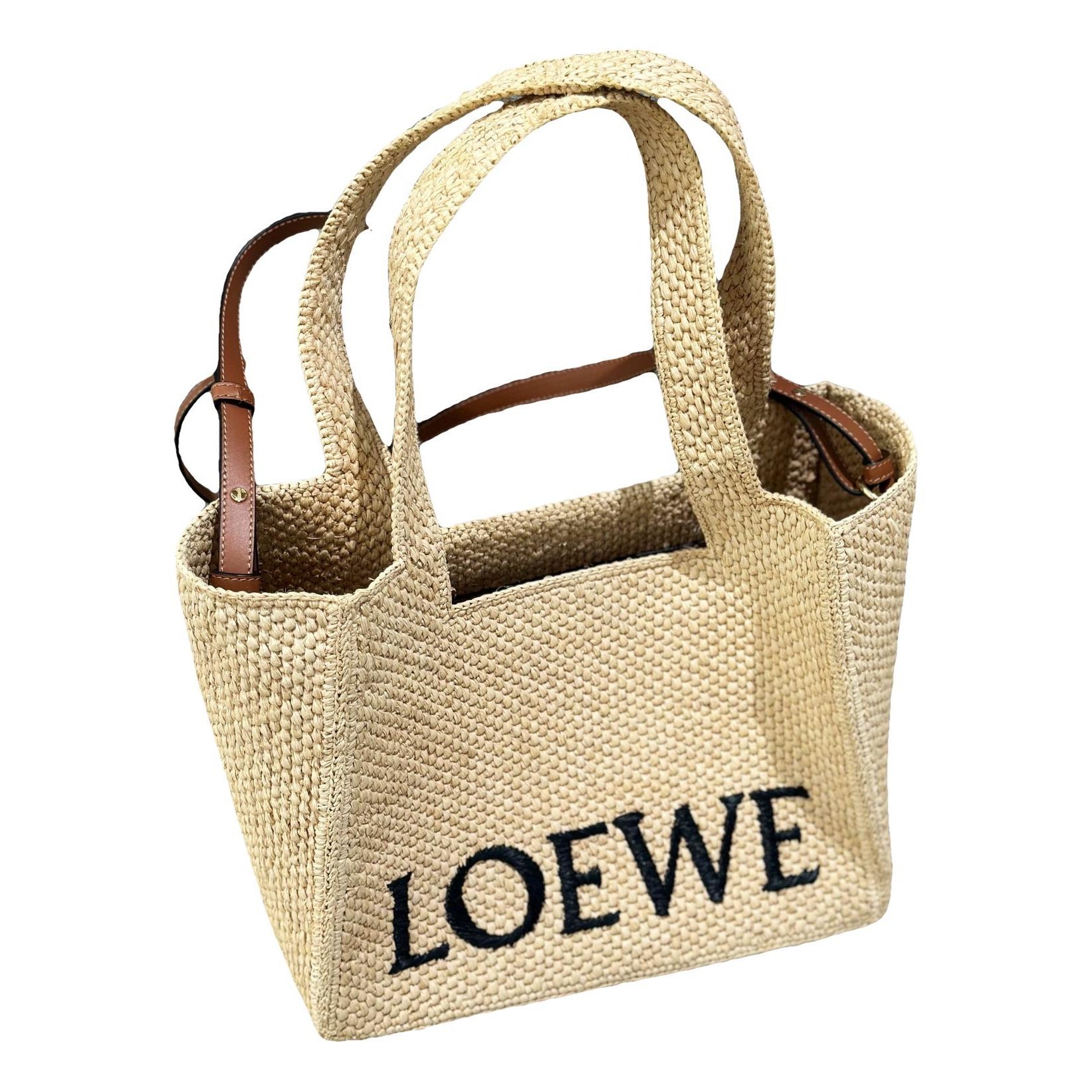 Font leather handbag