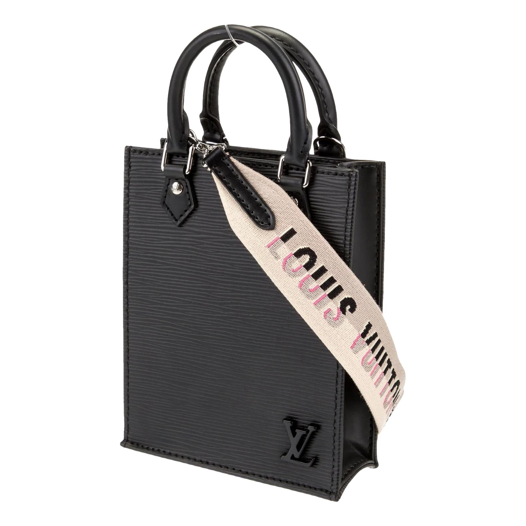Plat leather handbag