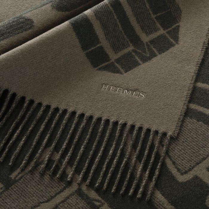Carre En Boucles Muffler