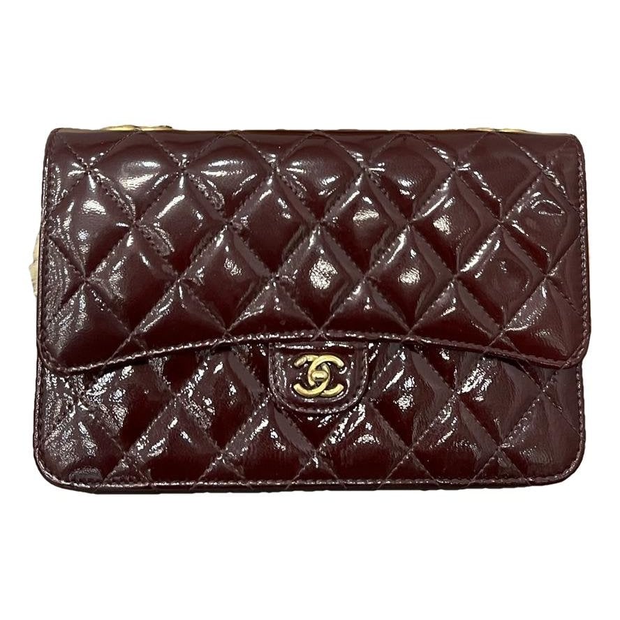 Wallet On Chain Timeless/Classique patent leather crossbody bag