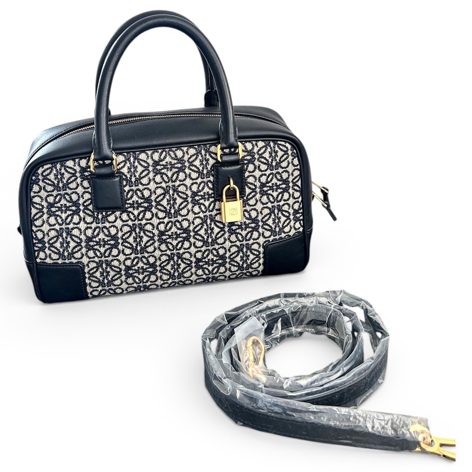 Amazona leather handbag
