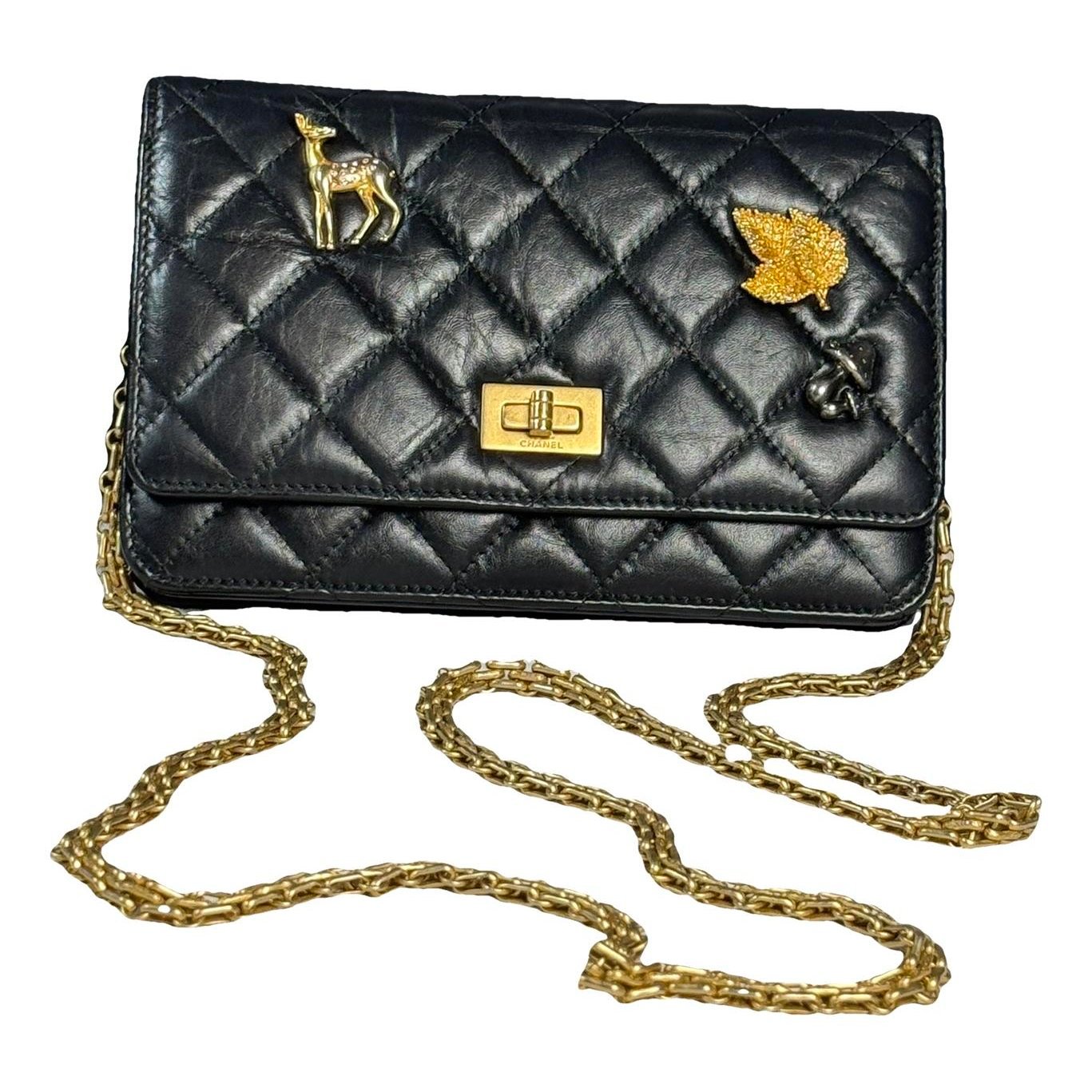 Wallet On Chain Timeless/Classique leather crossbody bag