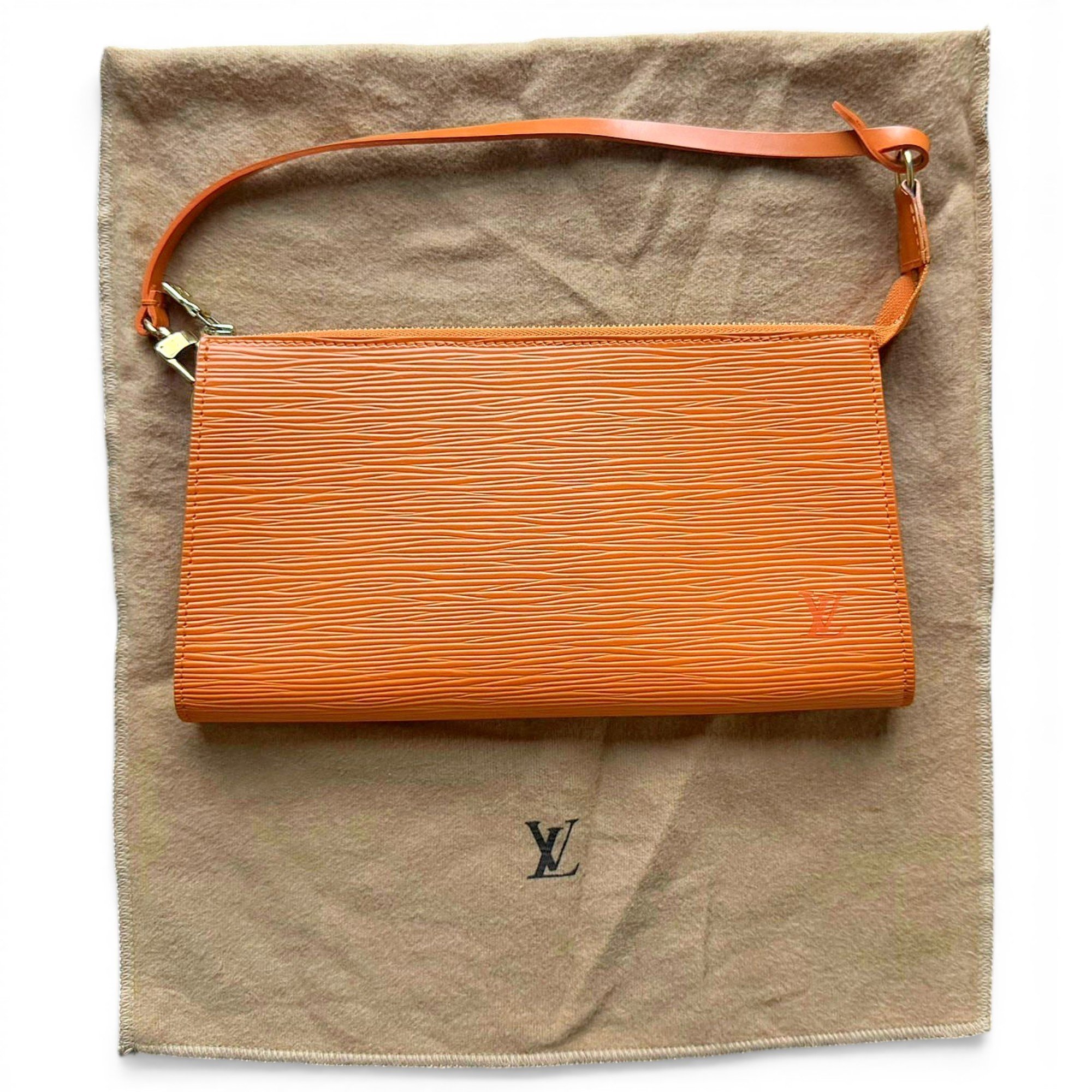 Pochette Accessoire leather handbag