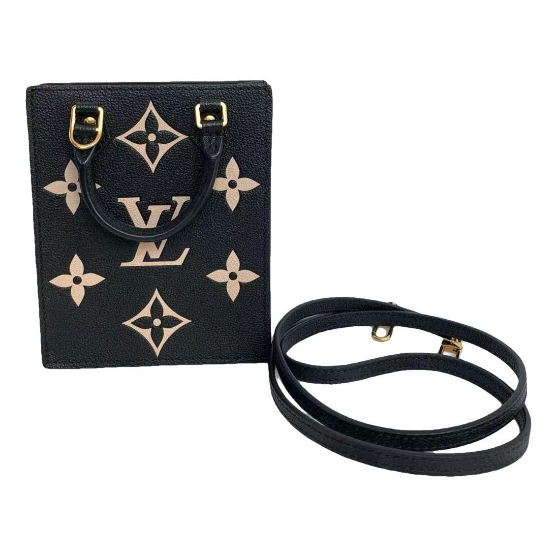 Plat leather handbag
