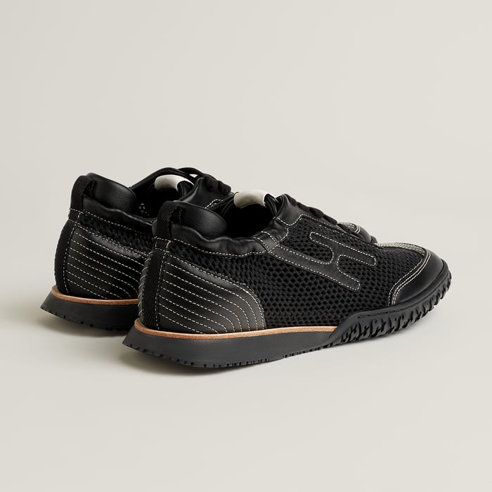 Noir Jet Sneaker