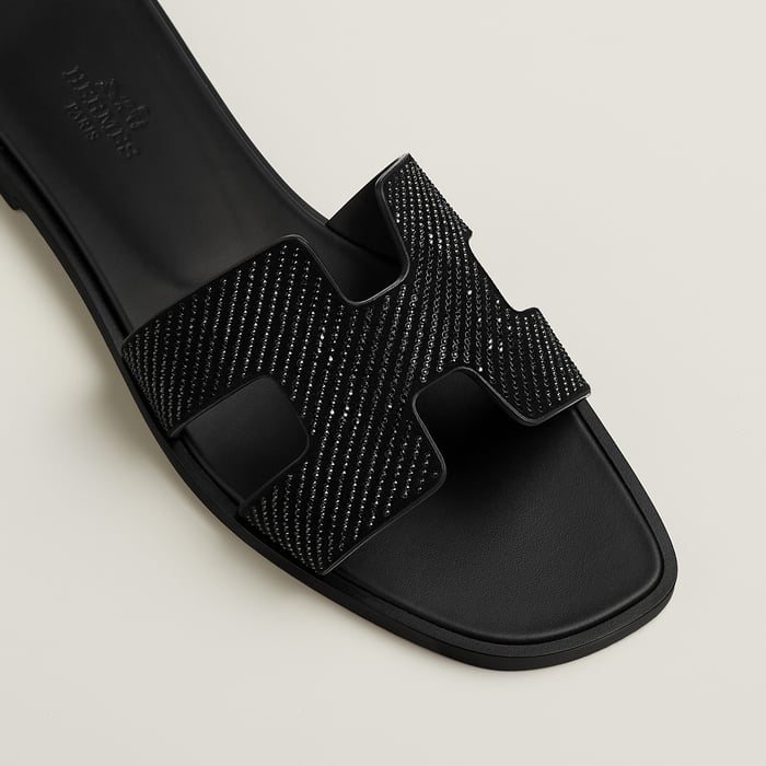 Noir Oran Sandal