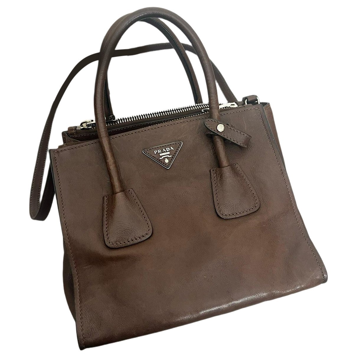 Monochrome leather handbag
