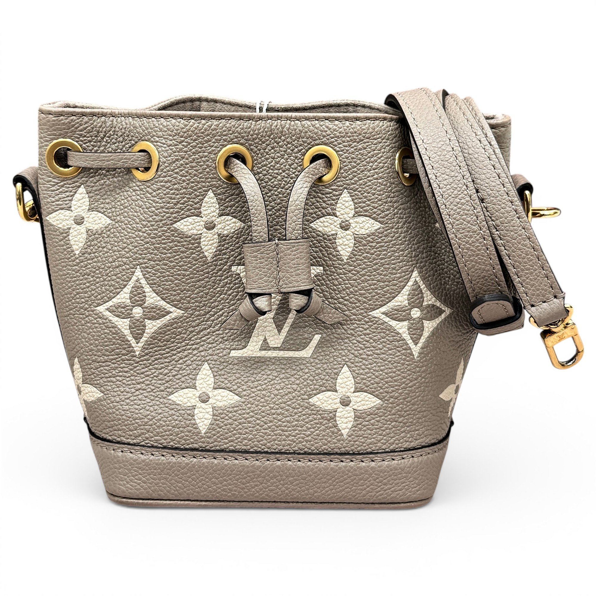 Nano Noé leather handbag
