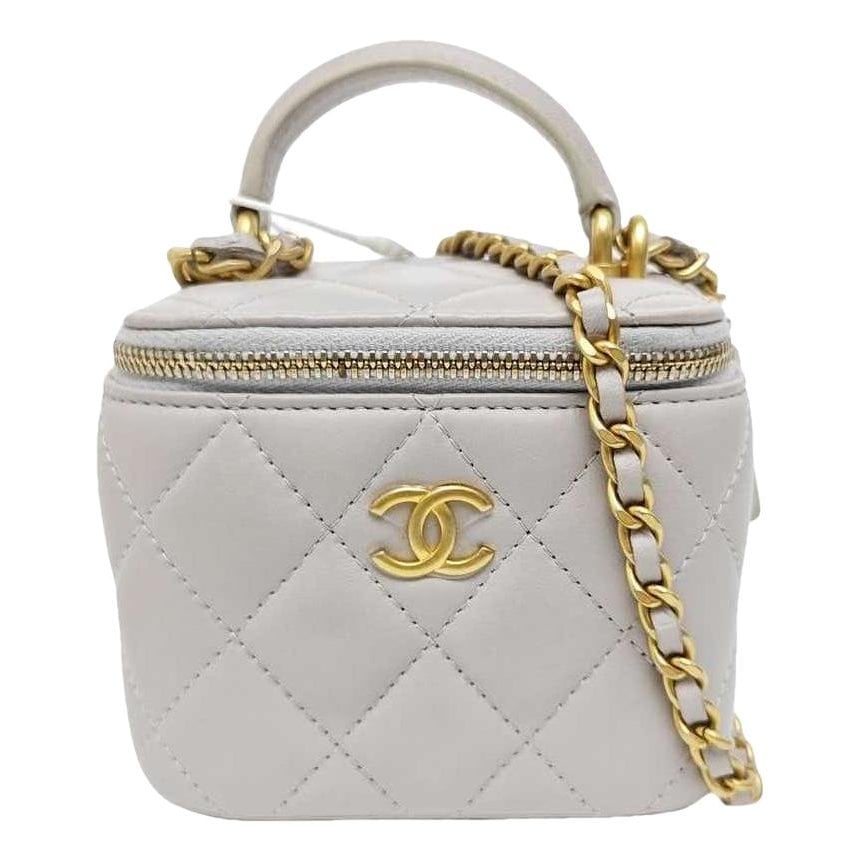 Trendy CC Vanity leather handbag