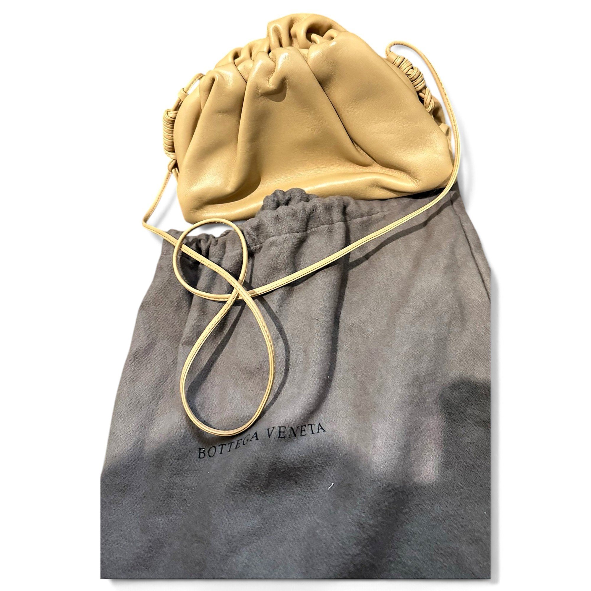 Pouch leather handbag