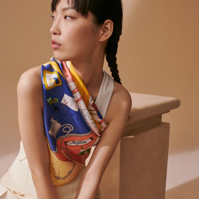 Hermès Mystere au 24 scarf 90 Rose Bonbon/Jaune/Multicolore | BagUSeek