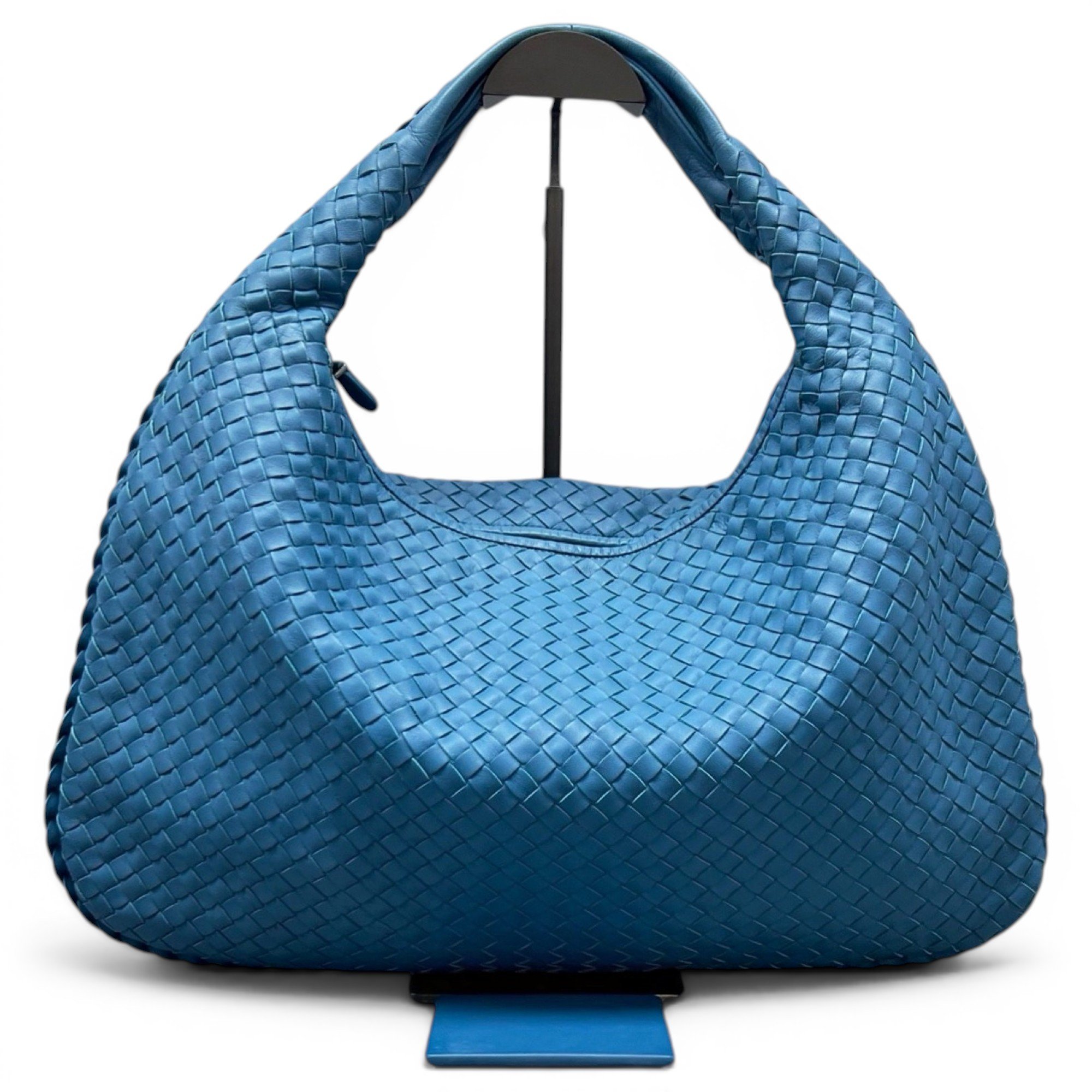 Veneta leather handbag
