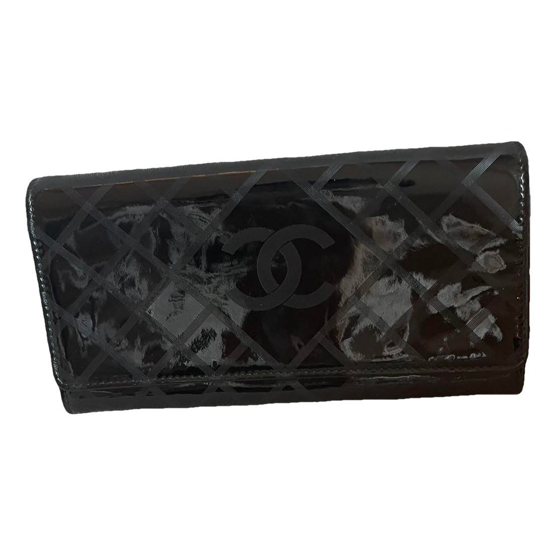 Patent leather clutch bag