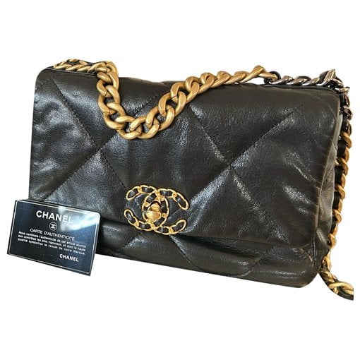 Chanel 19 leather handbag