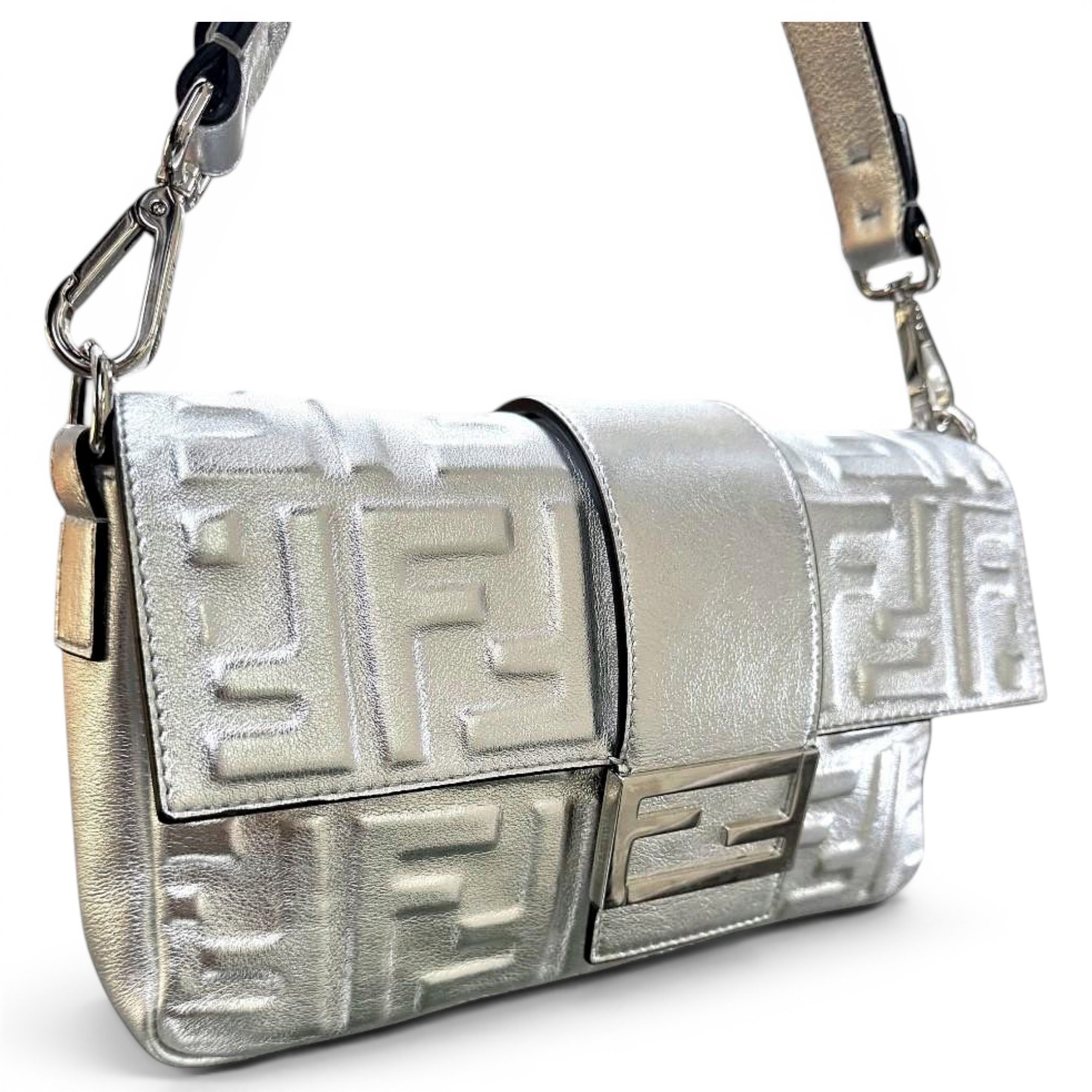 Baguette leather handbag