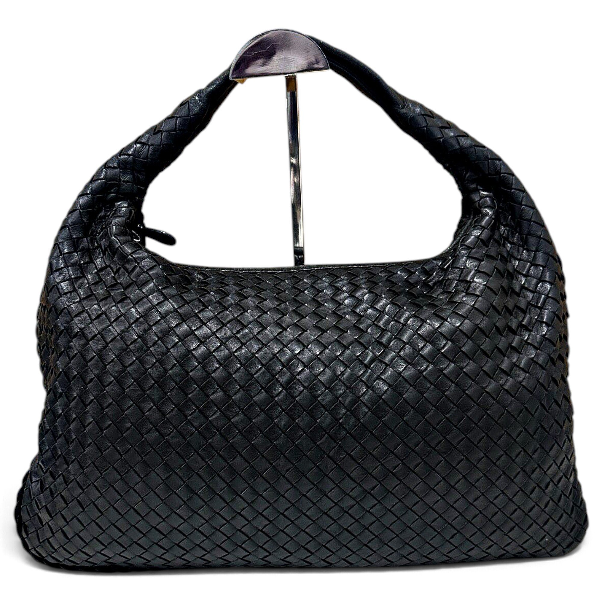 Veneta leather handbag