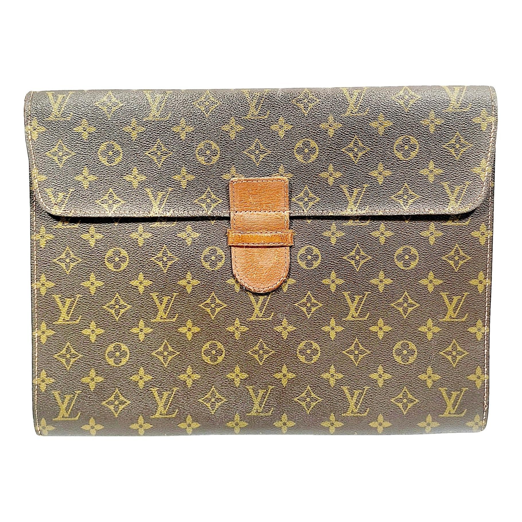 Leather clutch bag