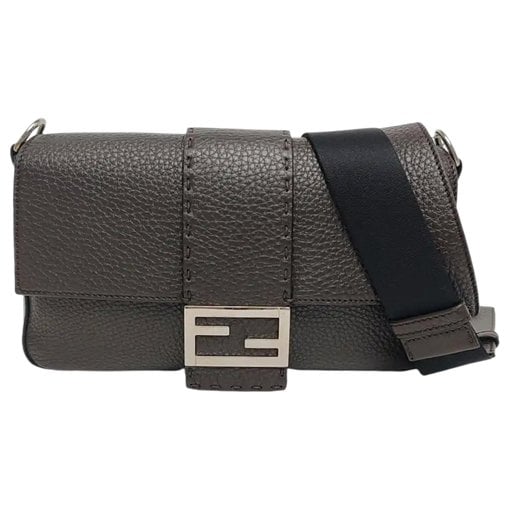 Baguette leather handbag