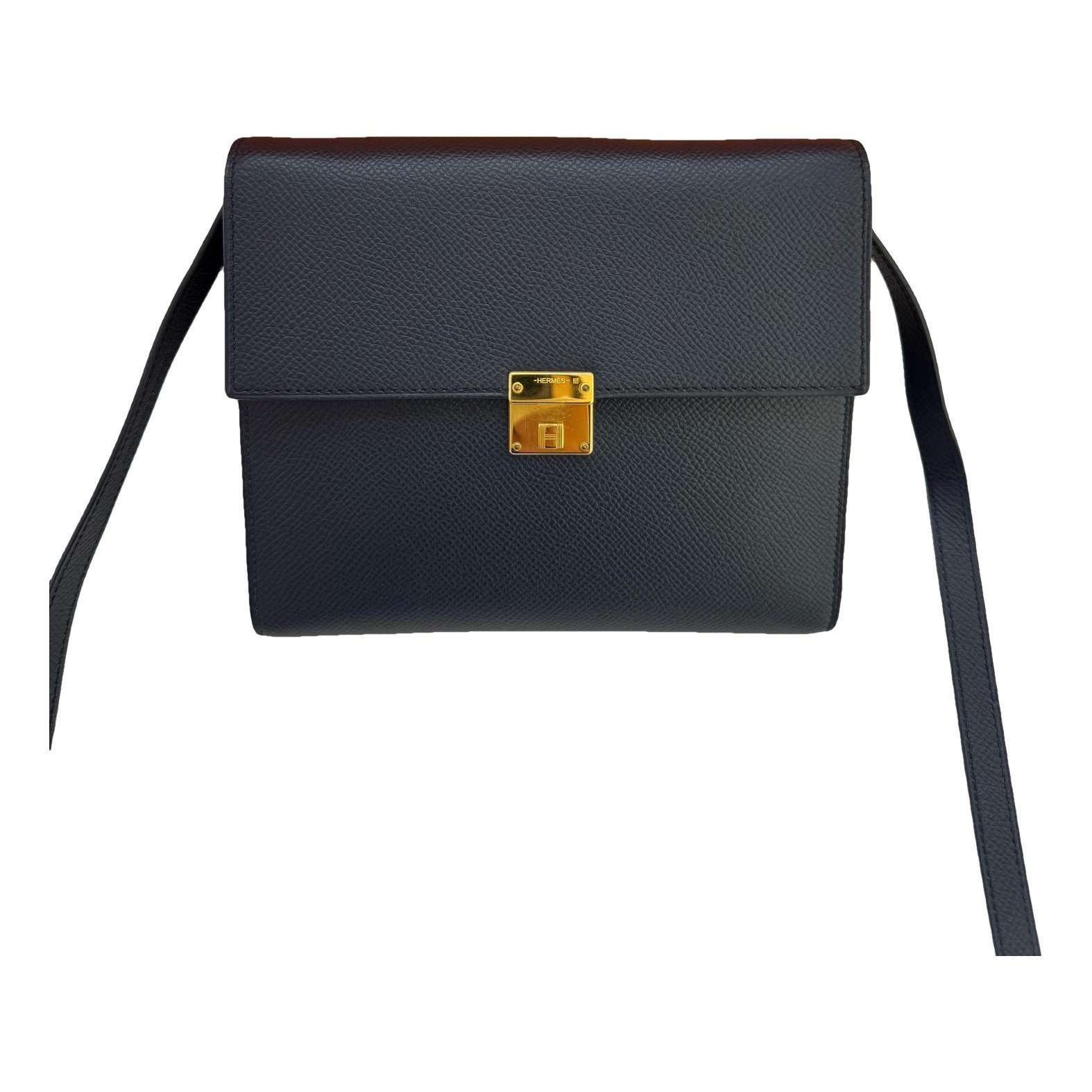 Clic 16 leather crossbody bag