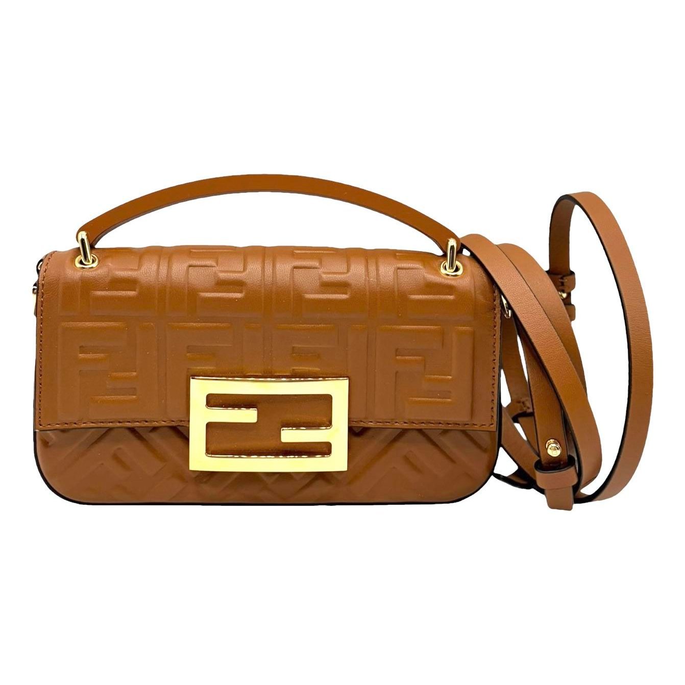 Baguette leather crossbody bag