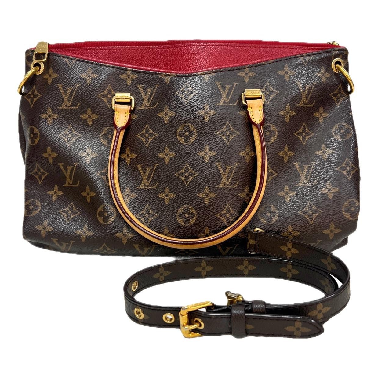 Pallas leather handbag
