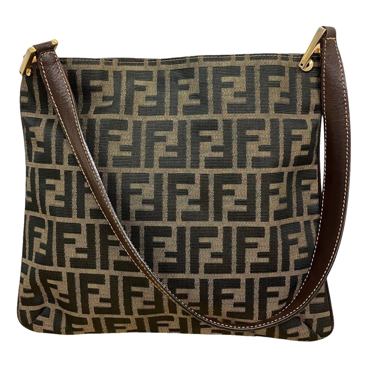 Pocket leather handbag