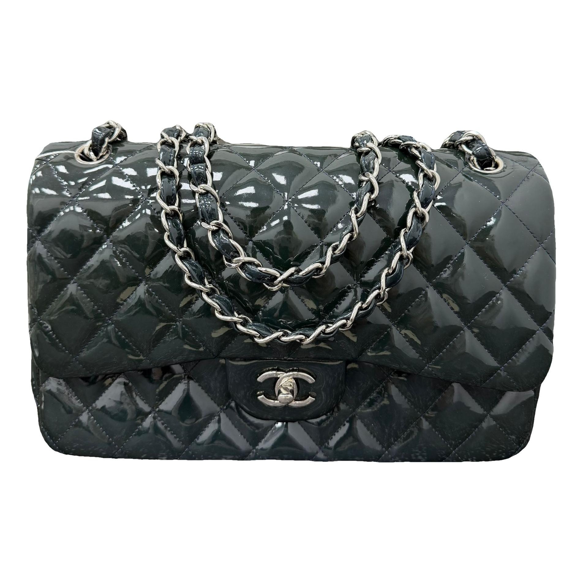 Timeless/Classique patent leather handbag