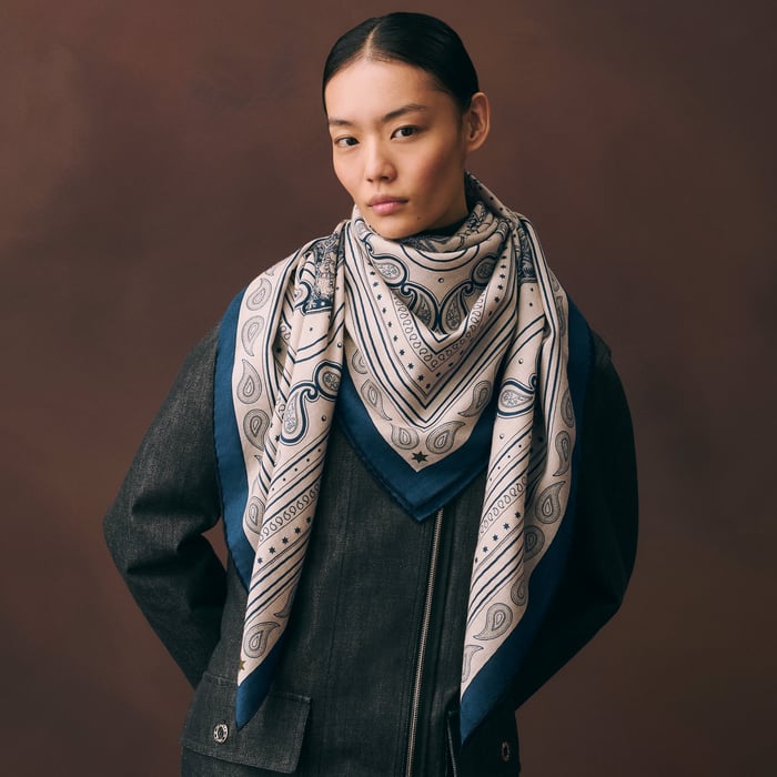 Grand Apparat Bandana Shawl 140