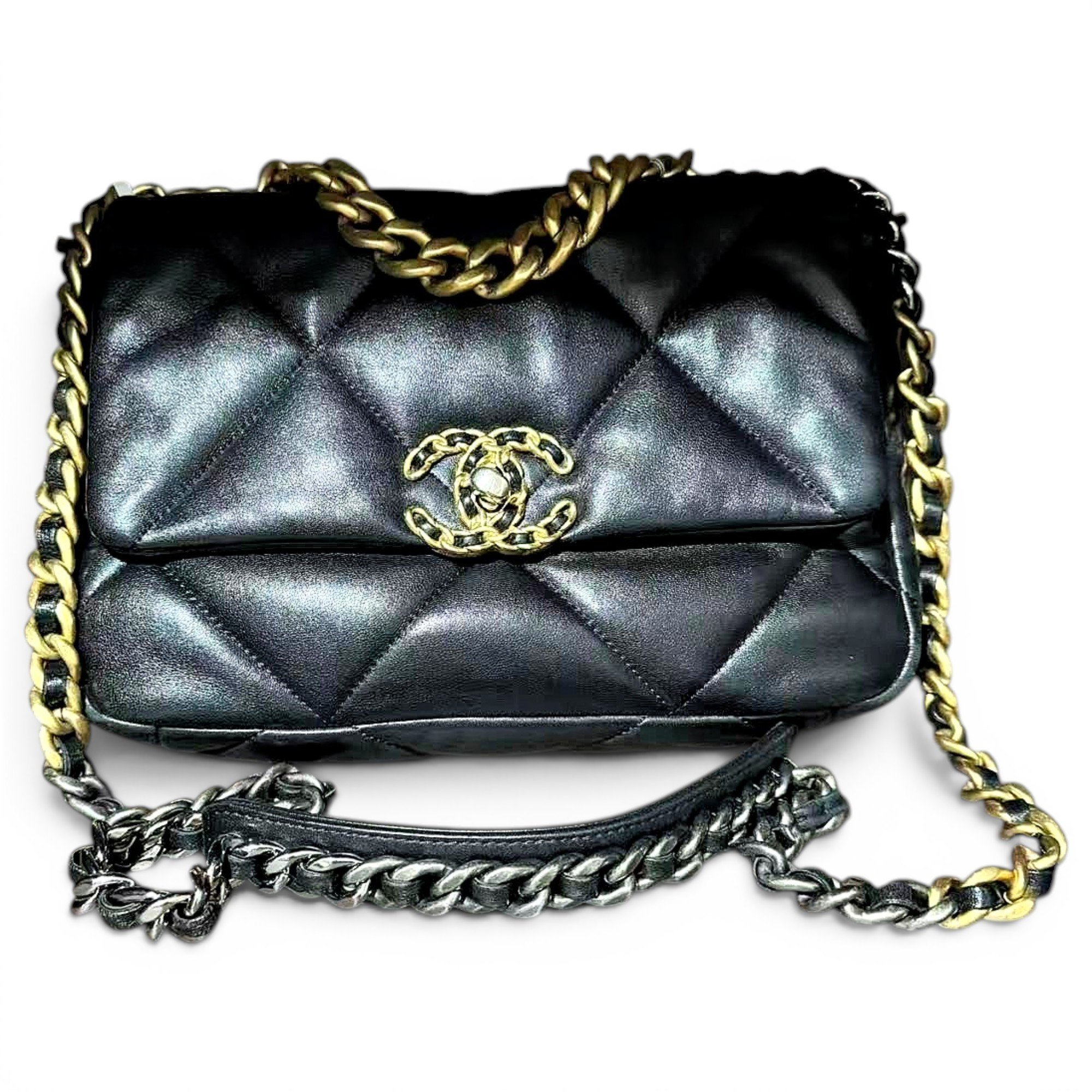 Chanel 19 leather handbag