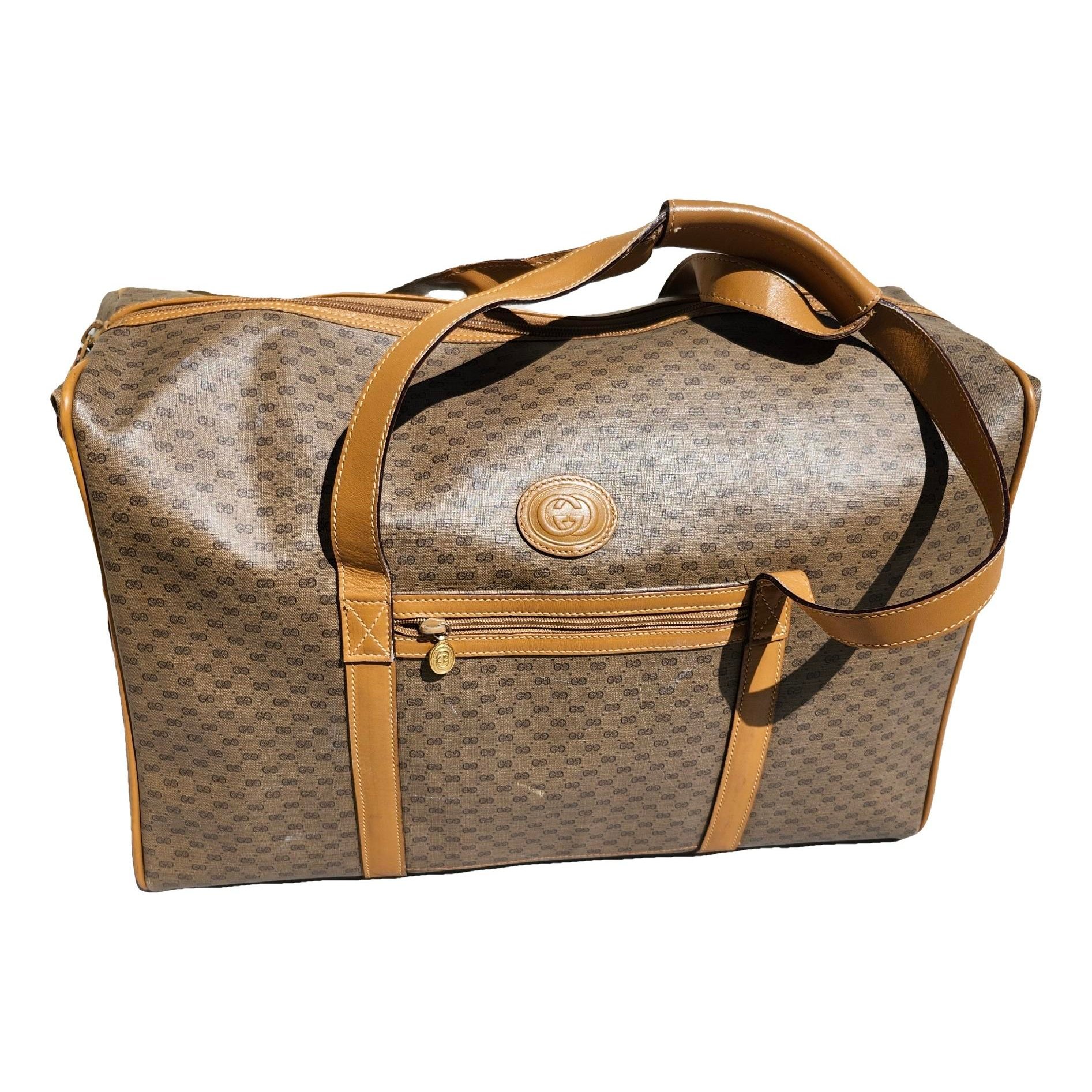 Leather travel bag