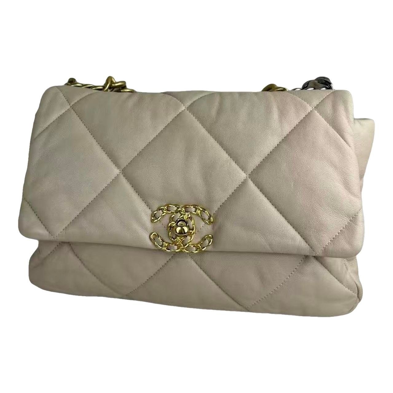 Chanel 19 leather handbag