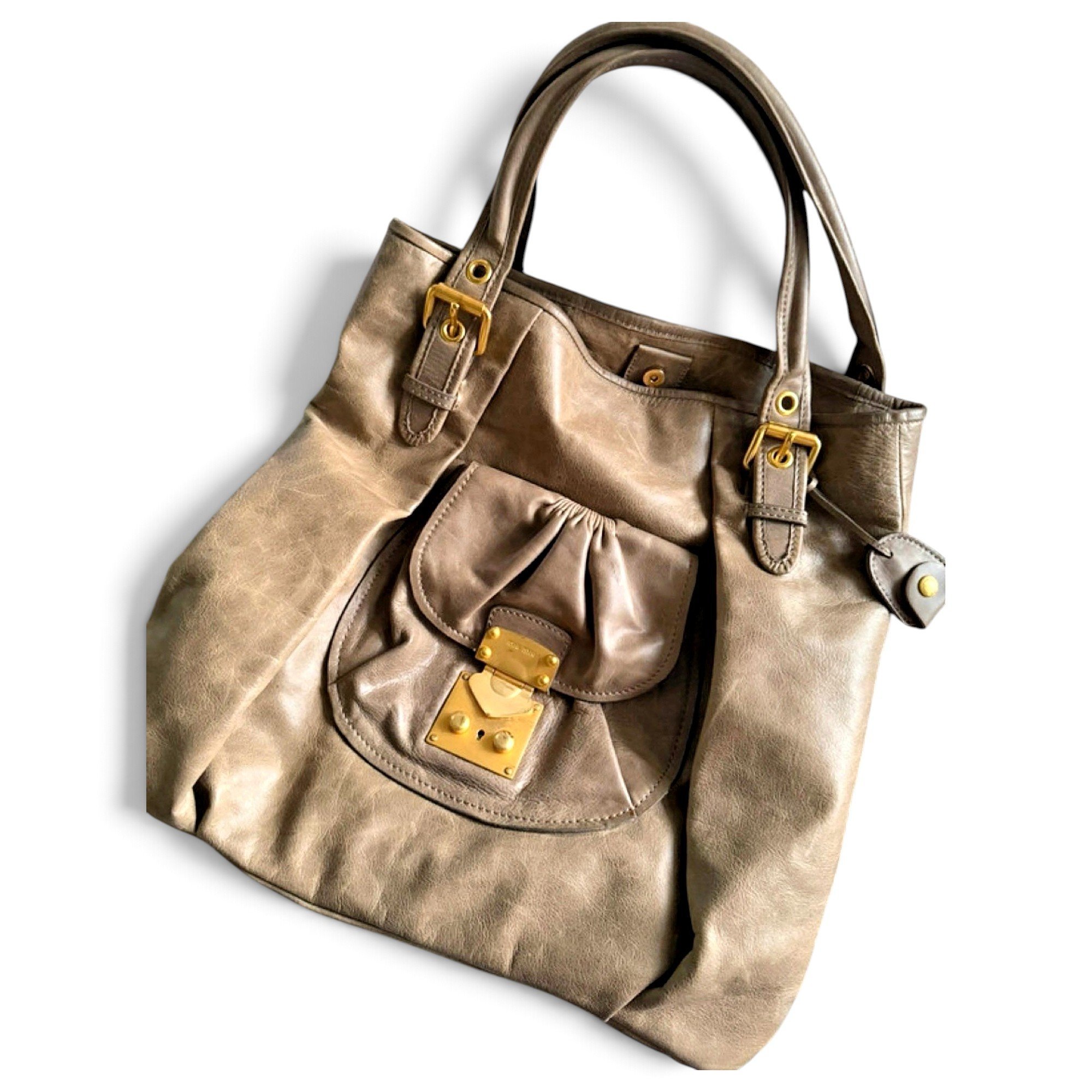 Pocket leather handbag