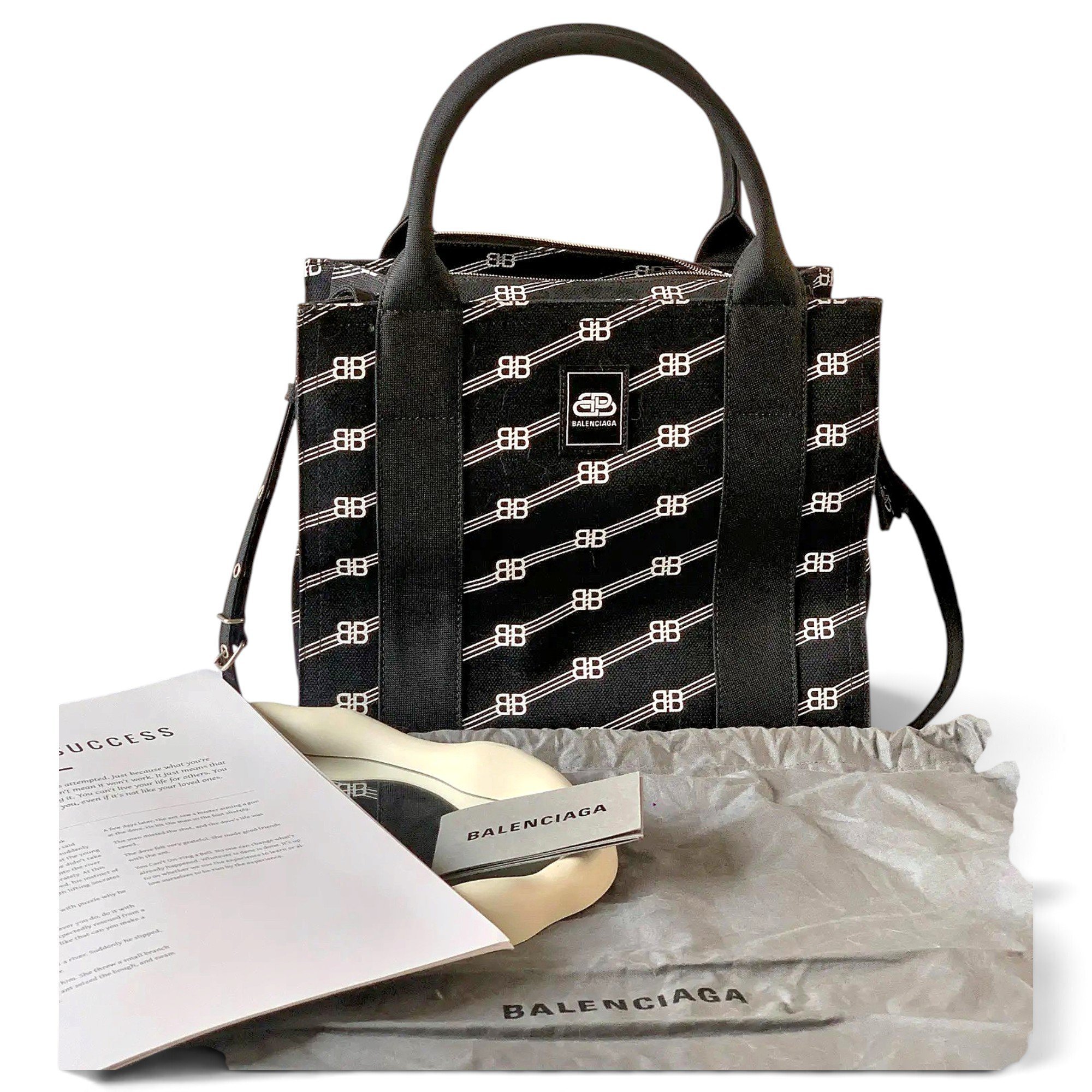 BB Reporter cloth handbag