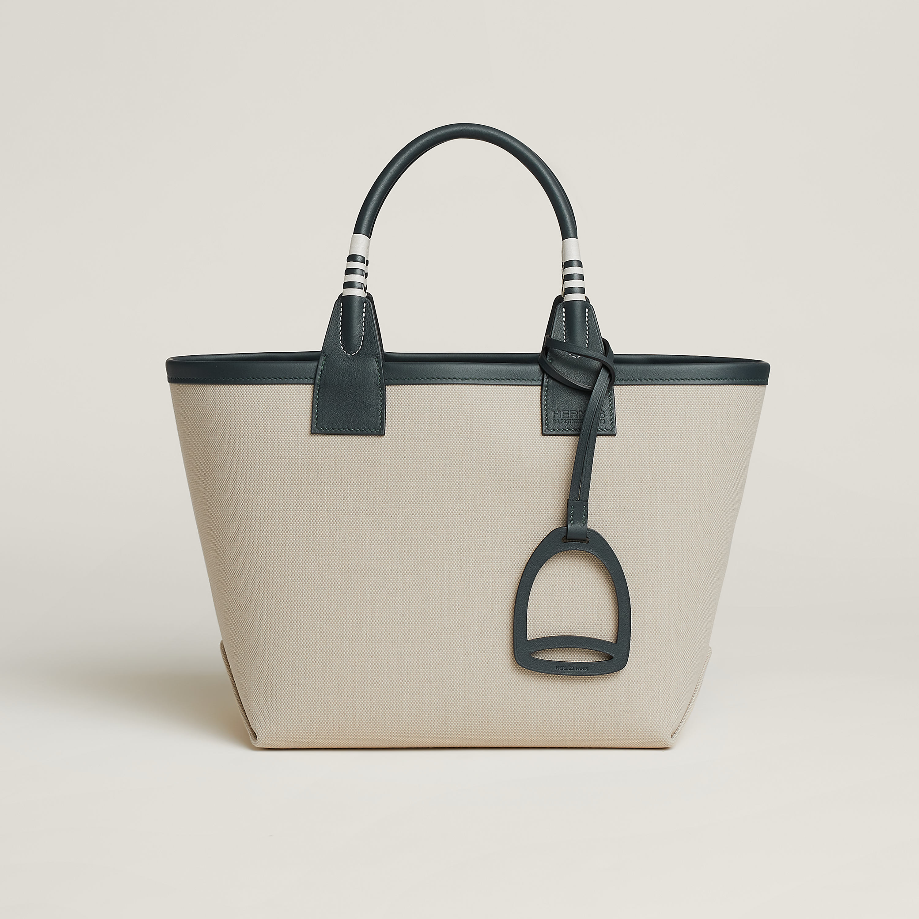 Steeple 25 bag