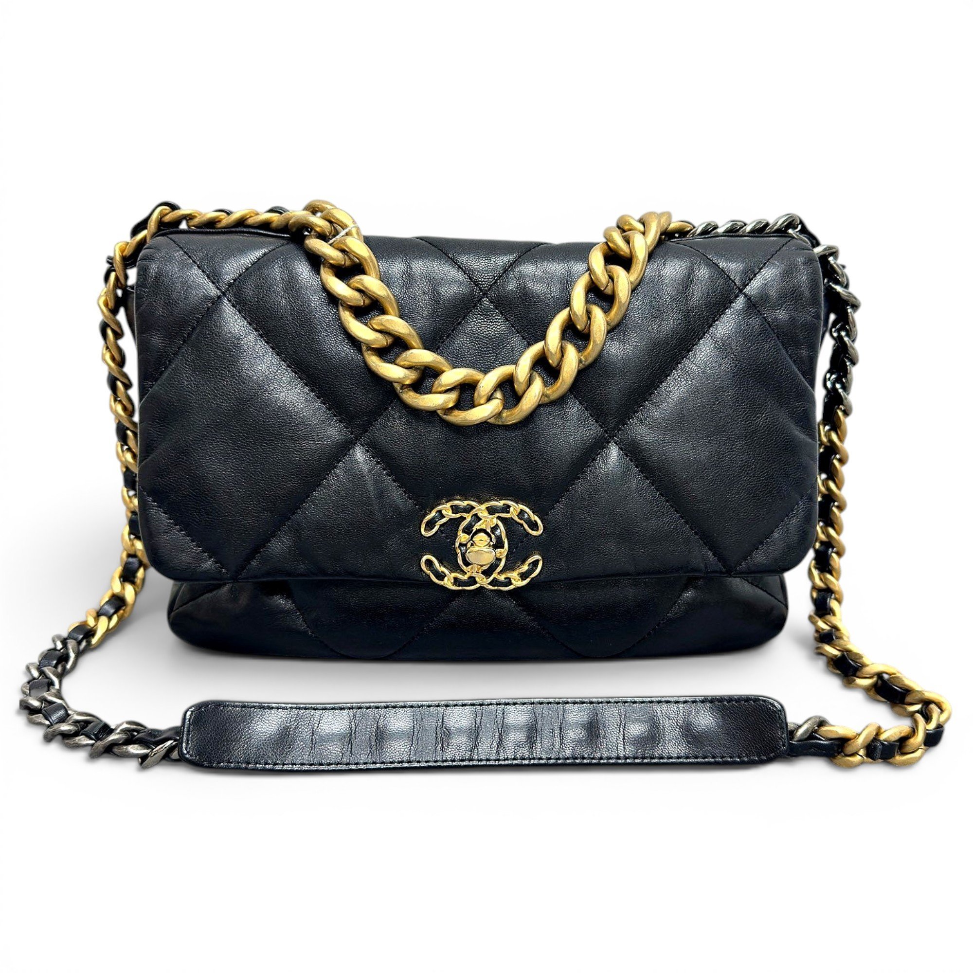 Chanel 19 leather handbag