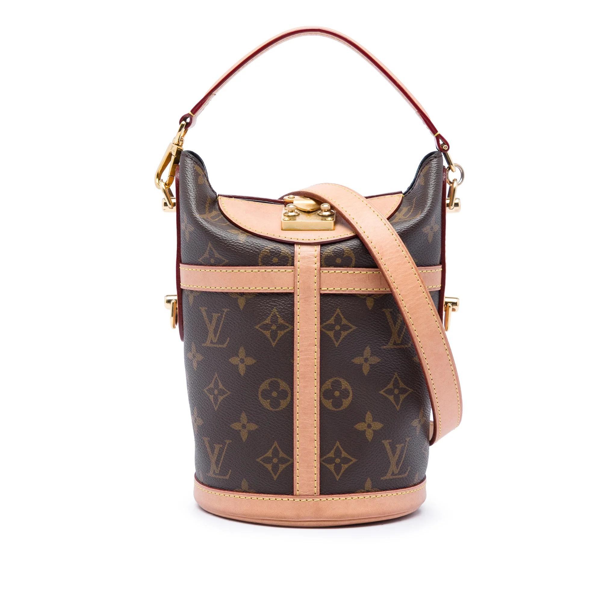 Bucket leather tote