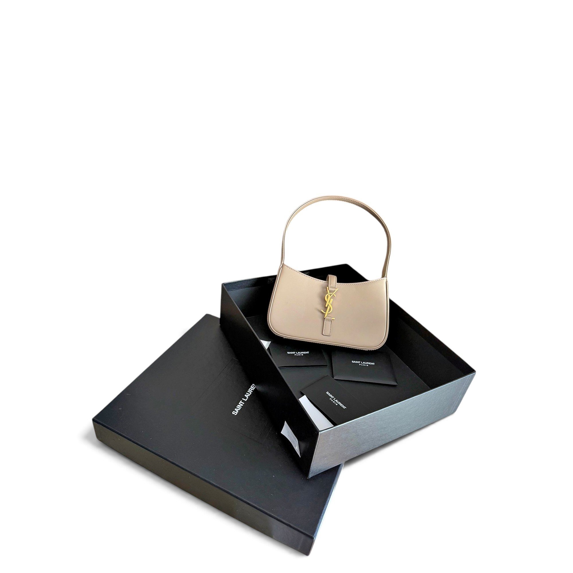 Le 5 à 7 leather handbag
