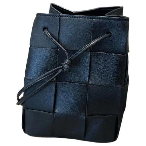 Cassette Bucket leather handbag
