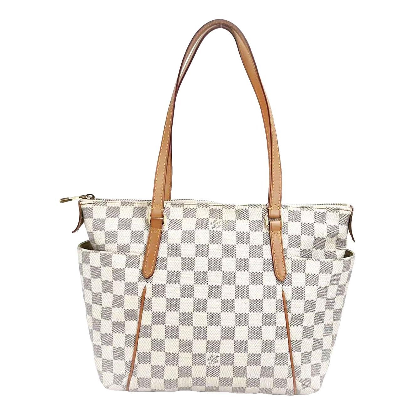 Totally leather handbag