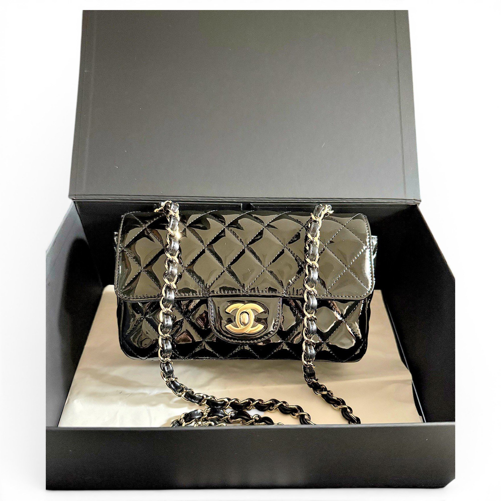 Timeless/Classique patent leather crossbody bag