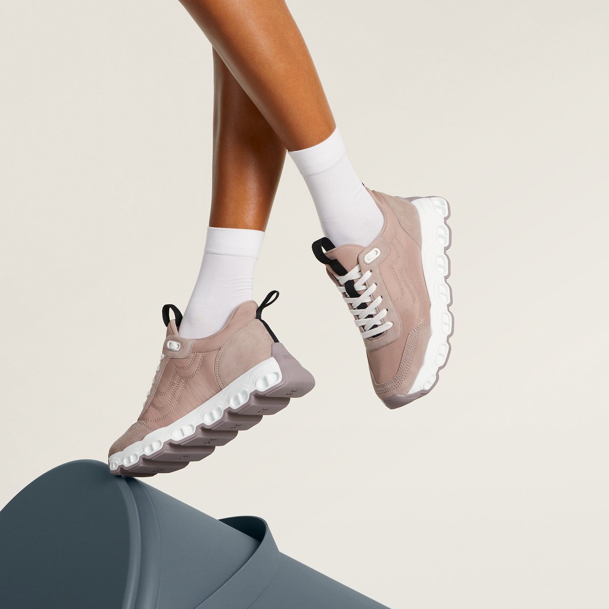 Rose Pâle Impulse Sneaker