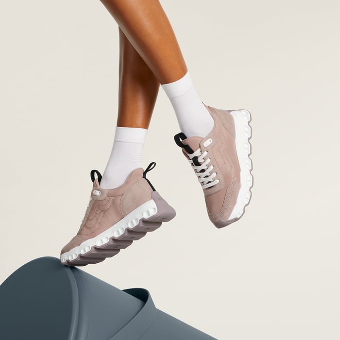 Rose Pâle Impulse Sneaker