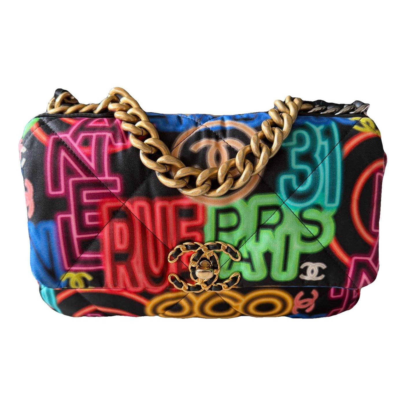 Chanel 19 cloth handbag