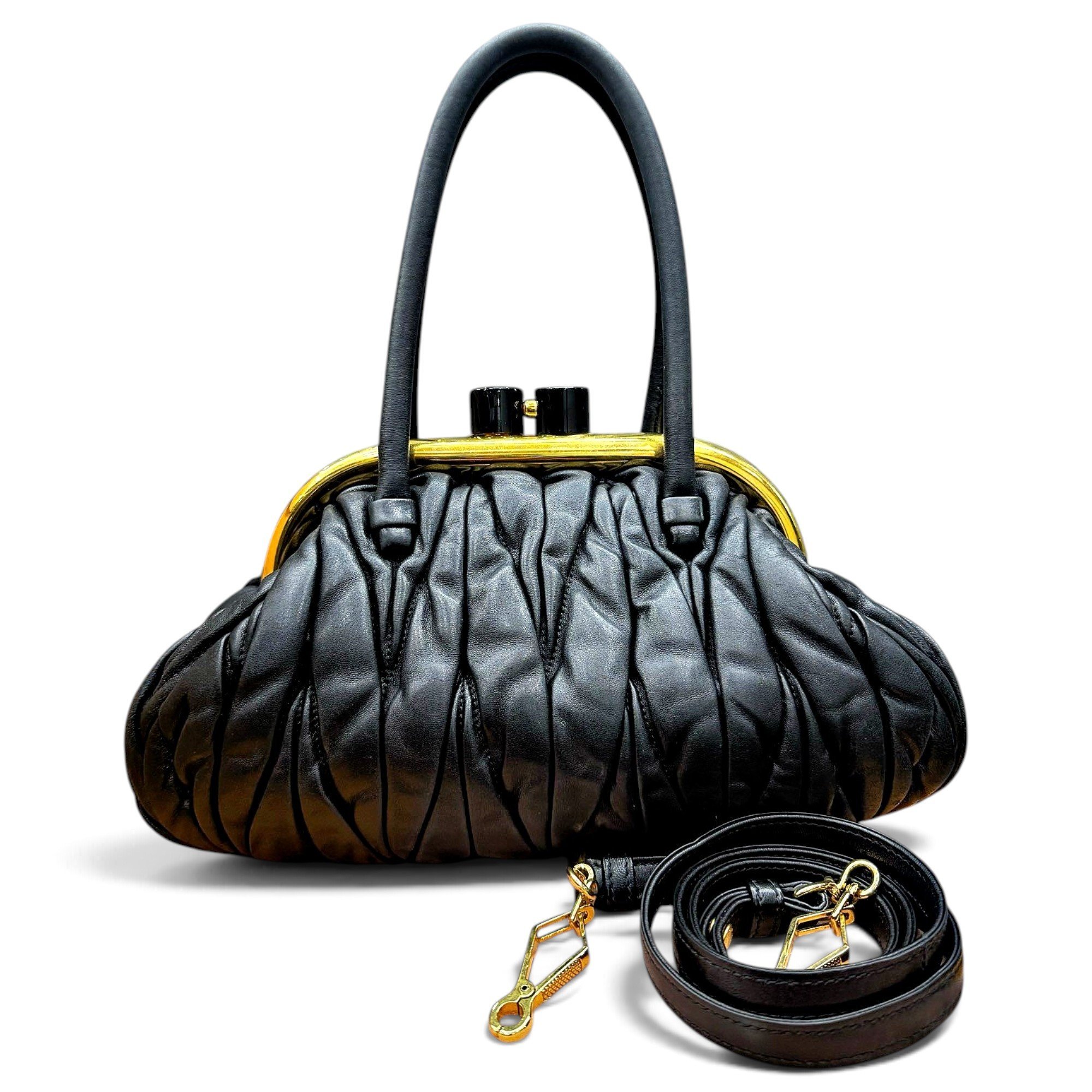 Matelassé leather handbag
