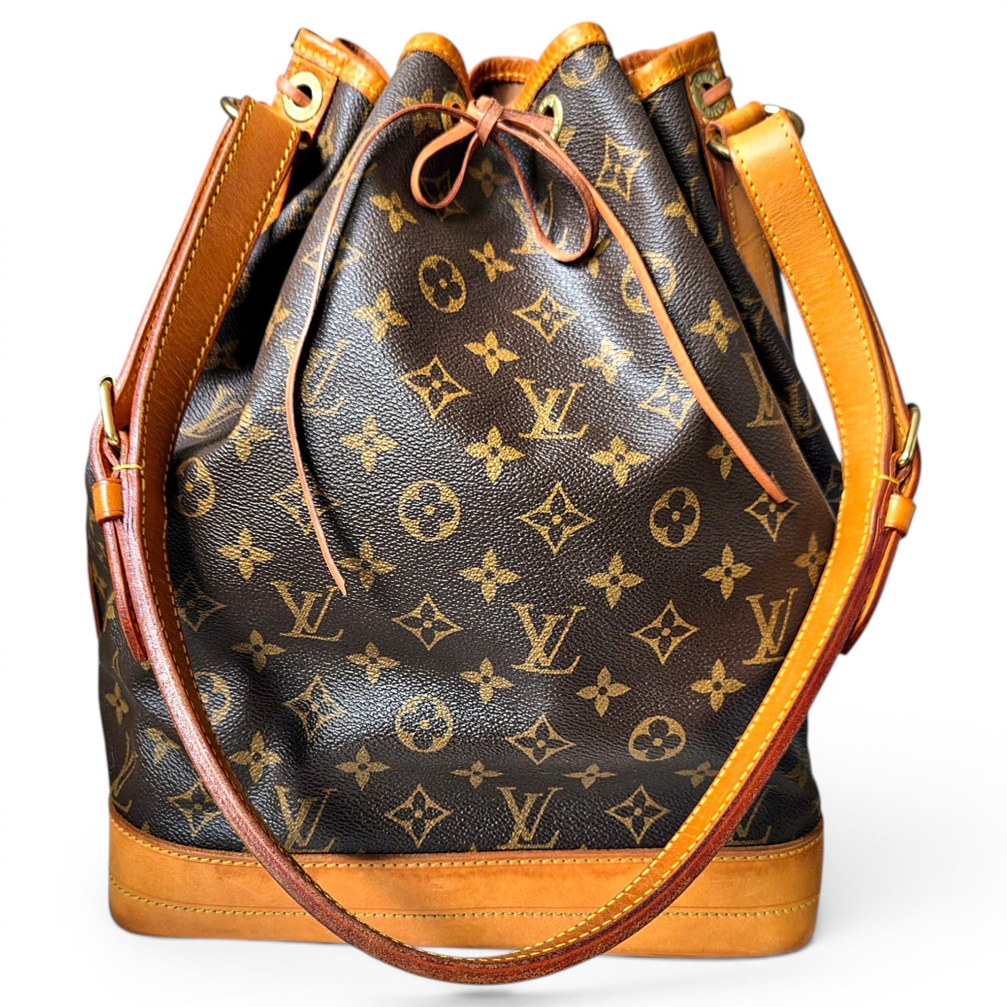 Noé leather handbag